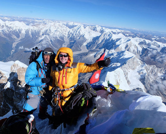 Warm hands for an Himalayan feat