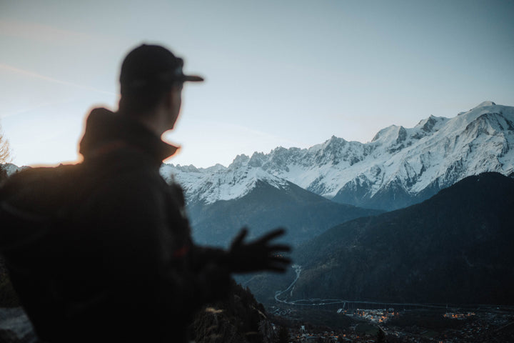 The three-layer system adapted to gloves