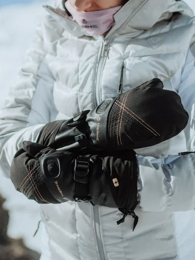 Heated ski mittens